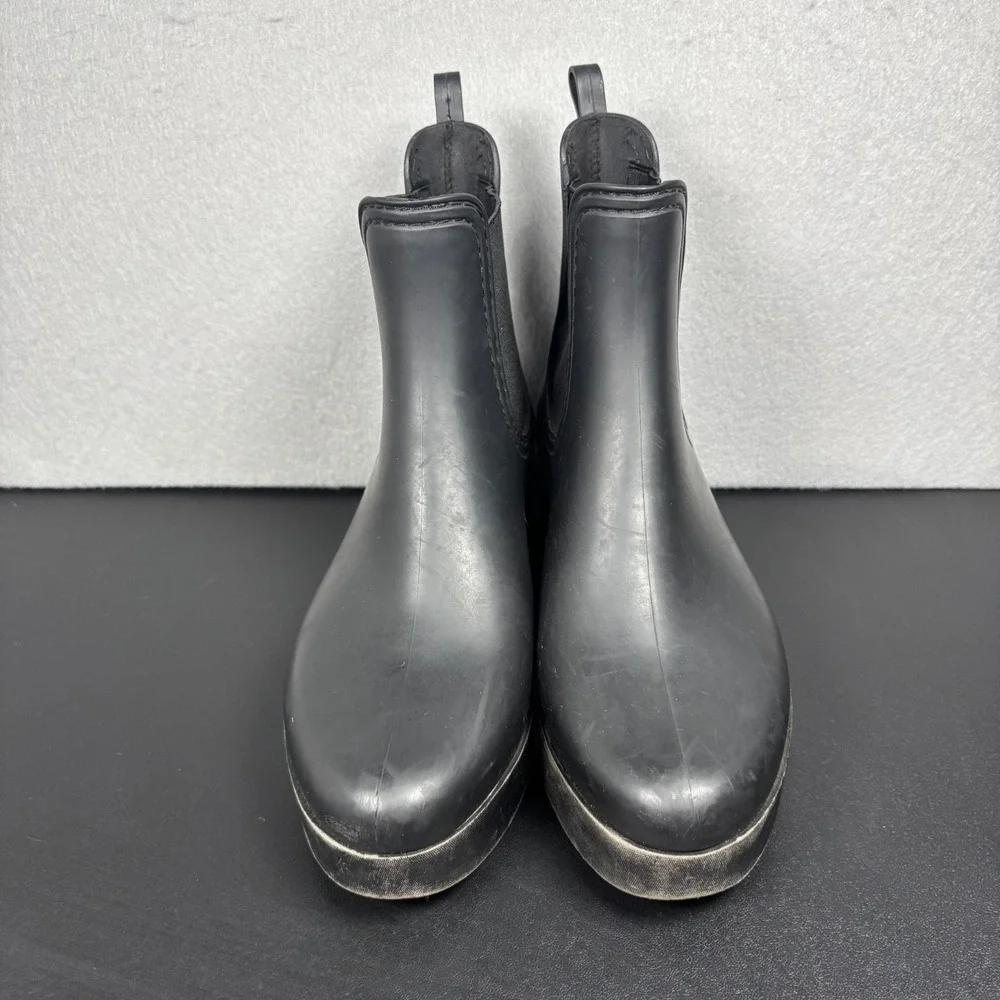 Jeffrey Campbell Cloudy Chelsea Rain Boots Size 6.5 Black Slip On Lugged Sole